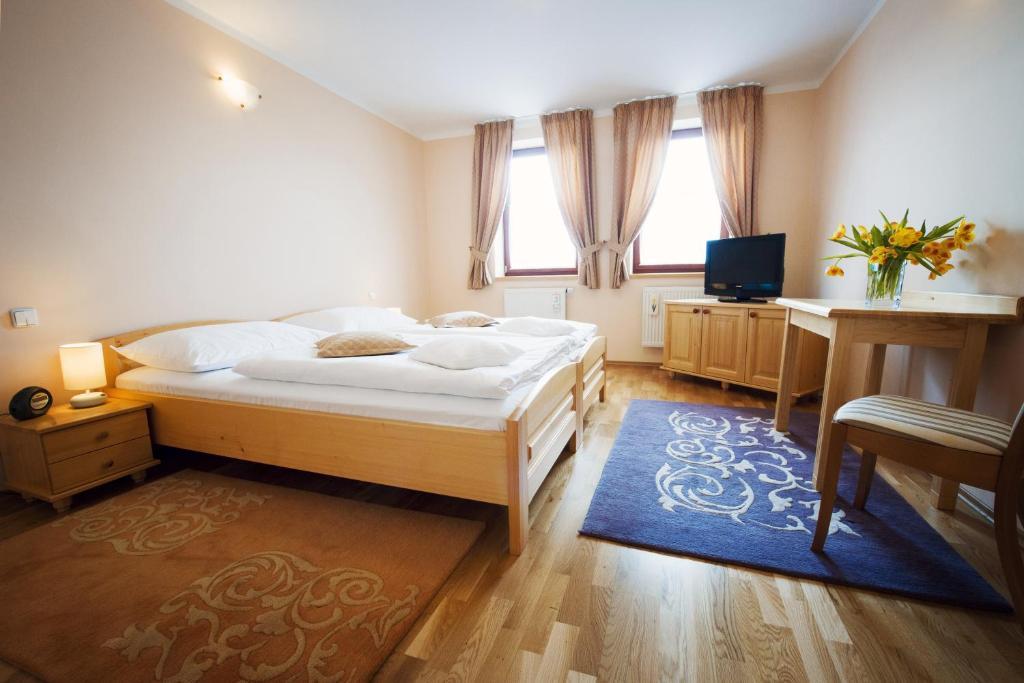 Hotel Karpatsky Dvor Lozorno Dış mekan fotoğraf